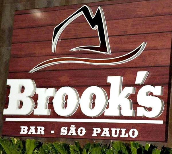 Brooks Bar 04